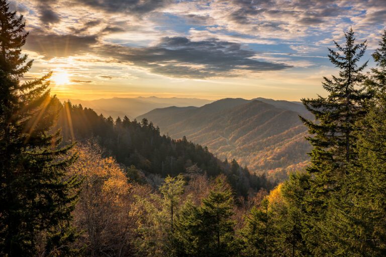 The Beautiful Smoky Mountains And 11 Reasons to Visit Them